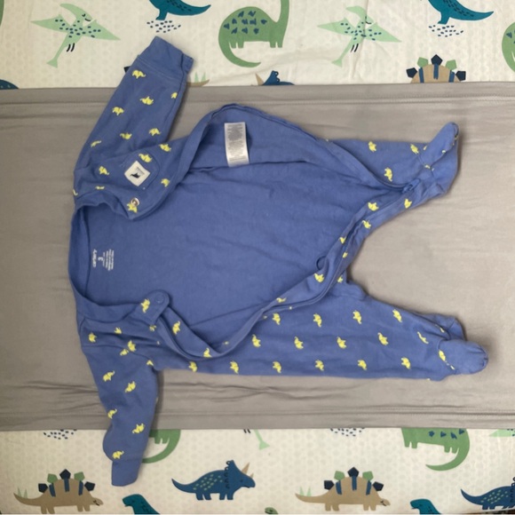 3 gently used reverse zip or double zip 3 month footie pjs - Picture 4 of 7